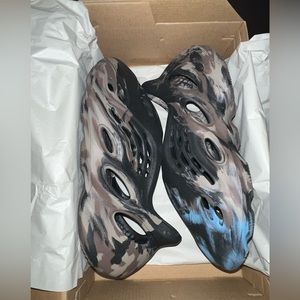 Yeezy foam runners